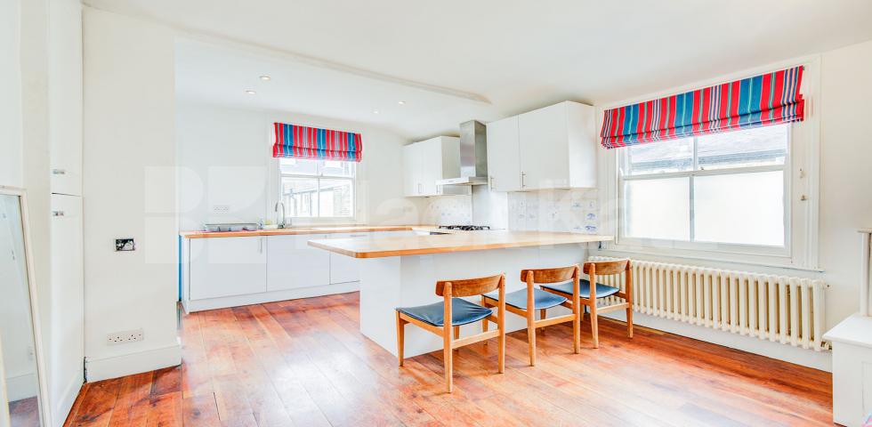 			2 Bedroom, 1 bath, 1 reception Flat			 Ormiston Grove, SHEPHERDS BUSH